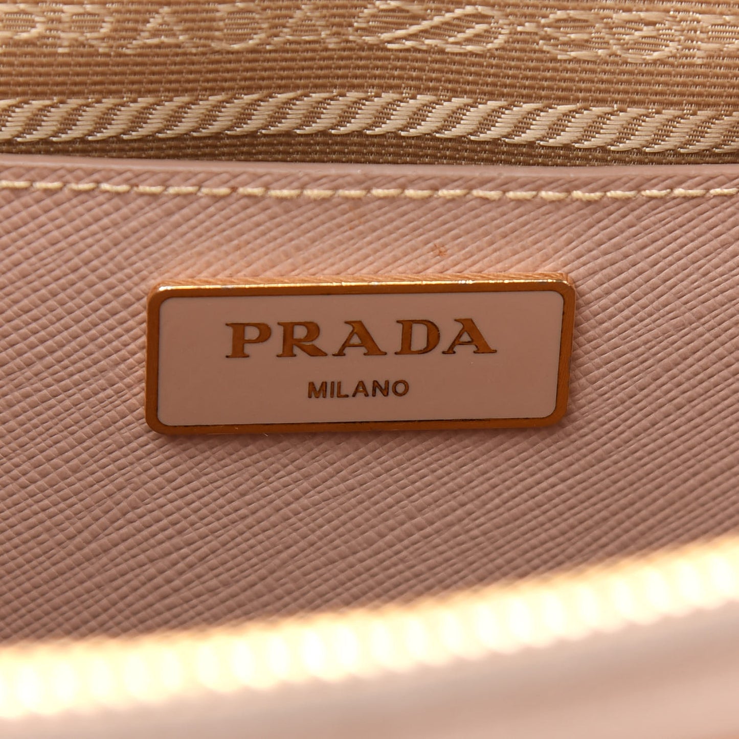 Saffiano Medium Galleria Double Zip Tote Cammeo