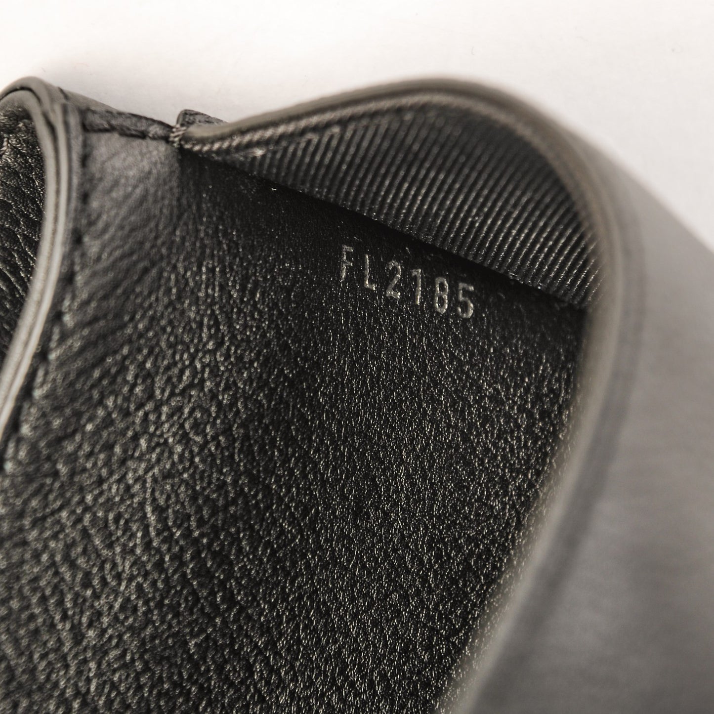 Calfskin Lockme II Chain Bag BB Black