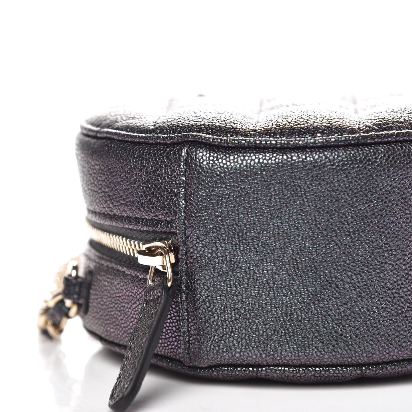 Iridescent Caviar Quilted Round Clutch With Chain Black