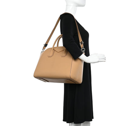 Givenchy Sugar Goatskin Medium Antigona Light Beige 2 of 12