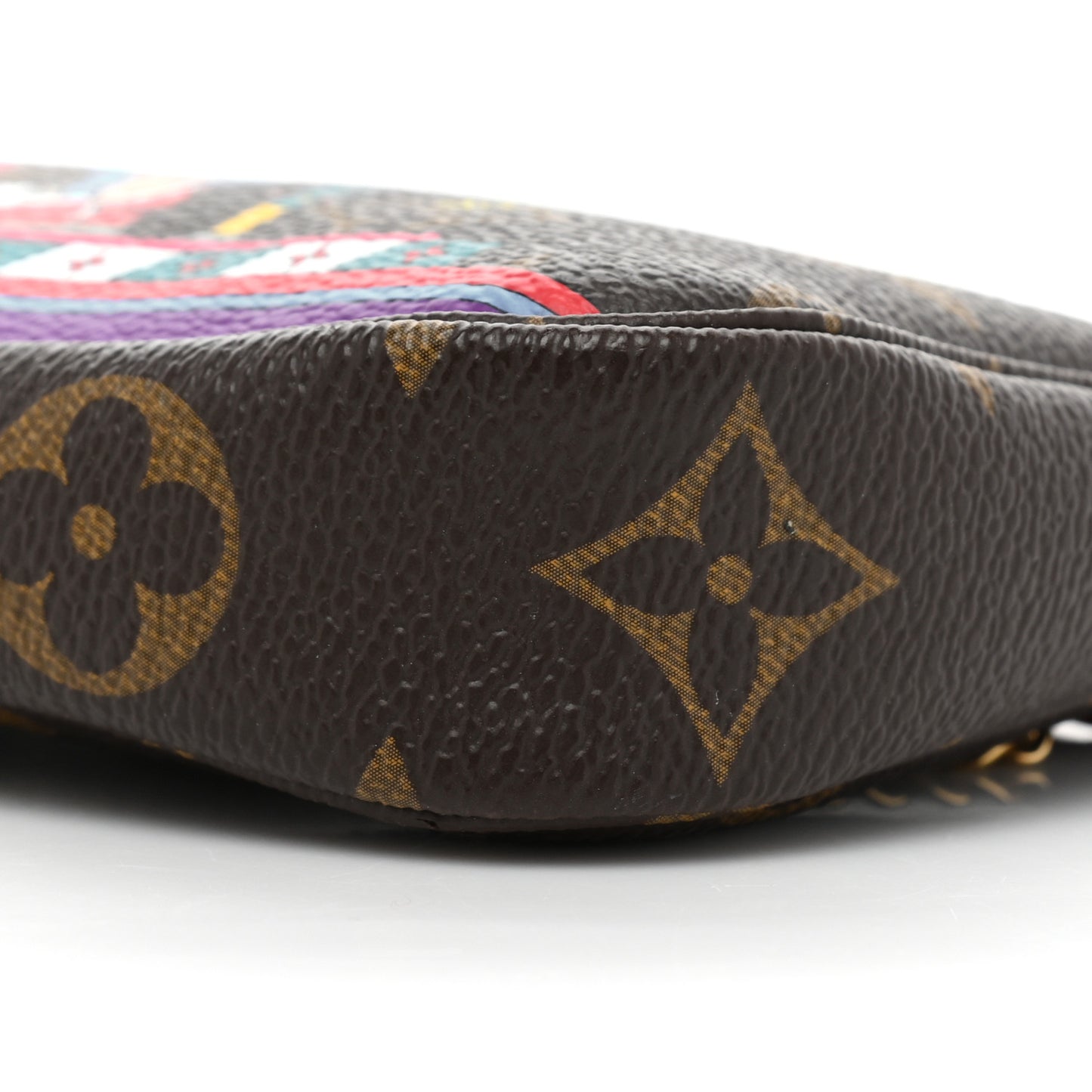 Monogram 2020 Christmas Animation Bumper Cars Mini Pochette Accessories Coquelicot