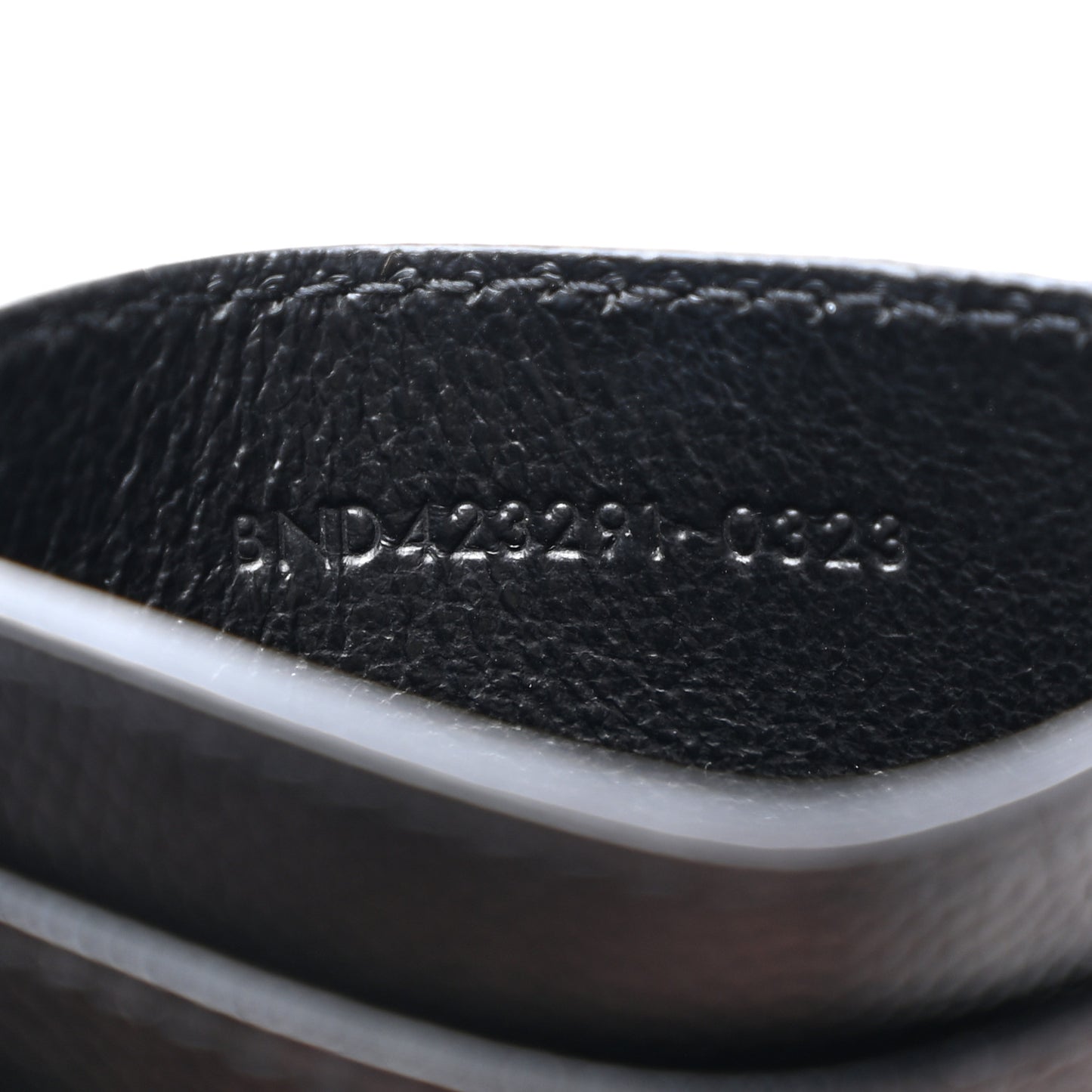 Grain De Poudre Matelasse Chevron Monogram Credit Card Case Black