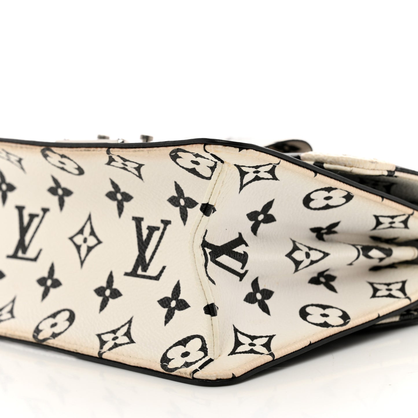 Vernis Epi Monogram Wynwood Black White