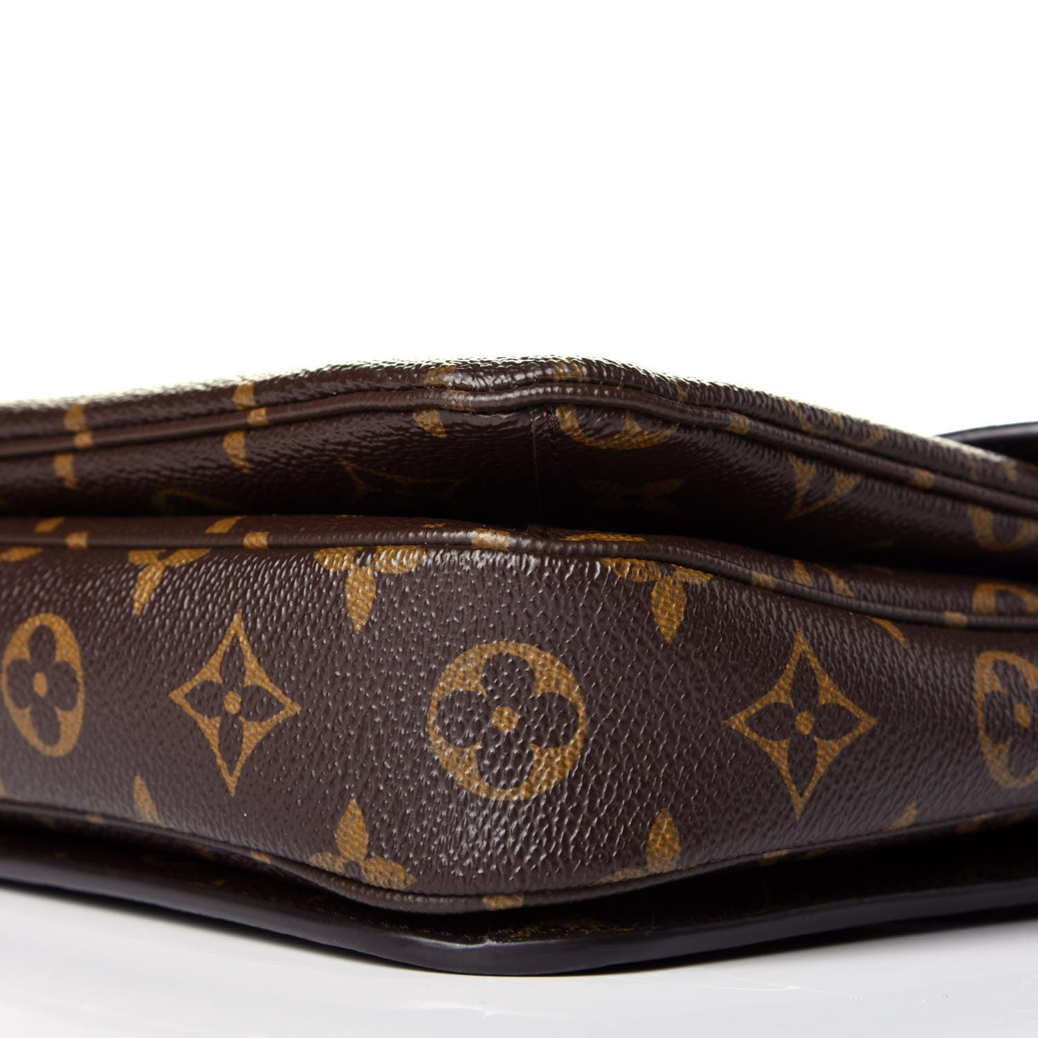 Louis Vuitton Monogram Pochette Metis 9 of 9