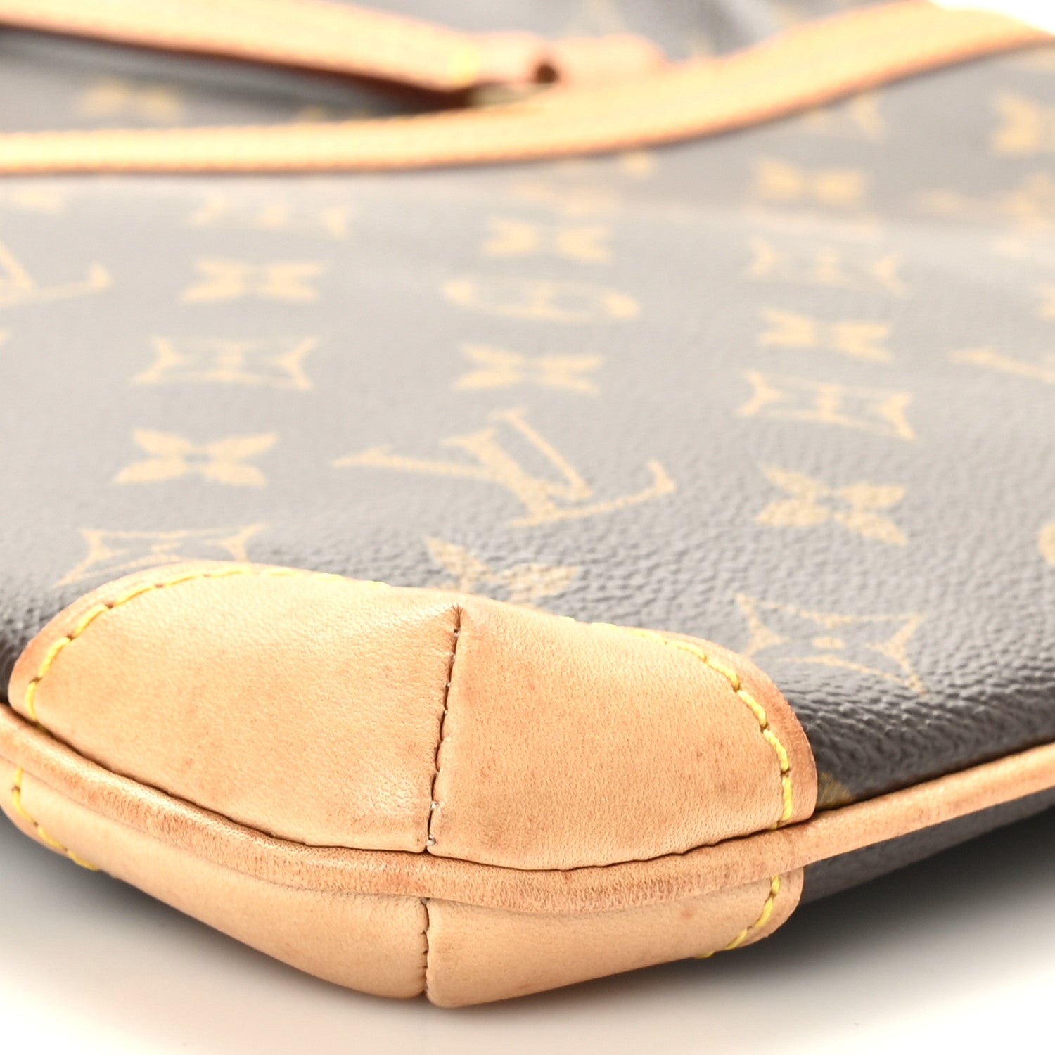 Louis Vuitton Monogram Sac Coussin GM 6 of 7