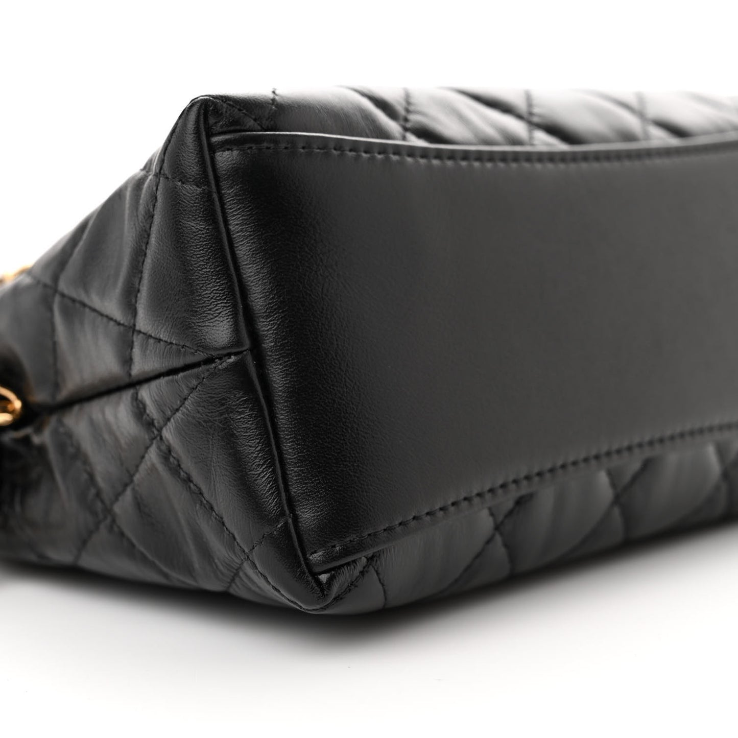 Shiny Crumpled Calfskin Quilted Clutch With Chain Black