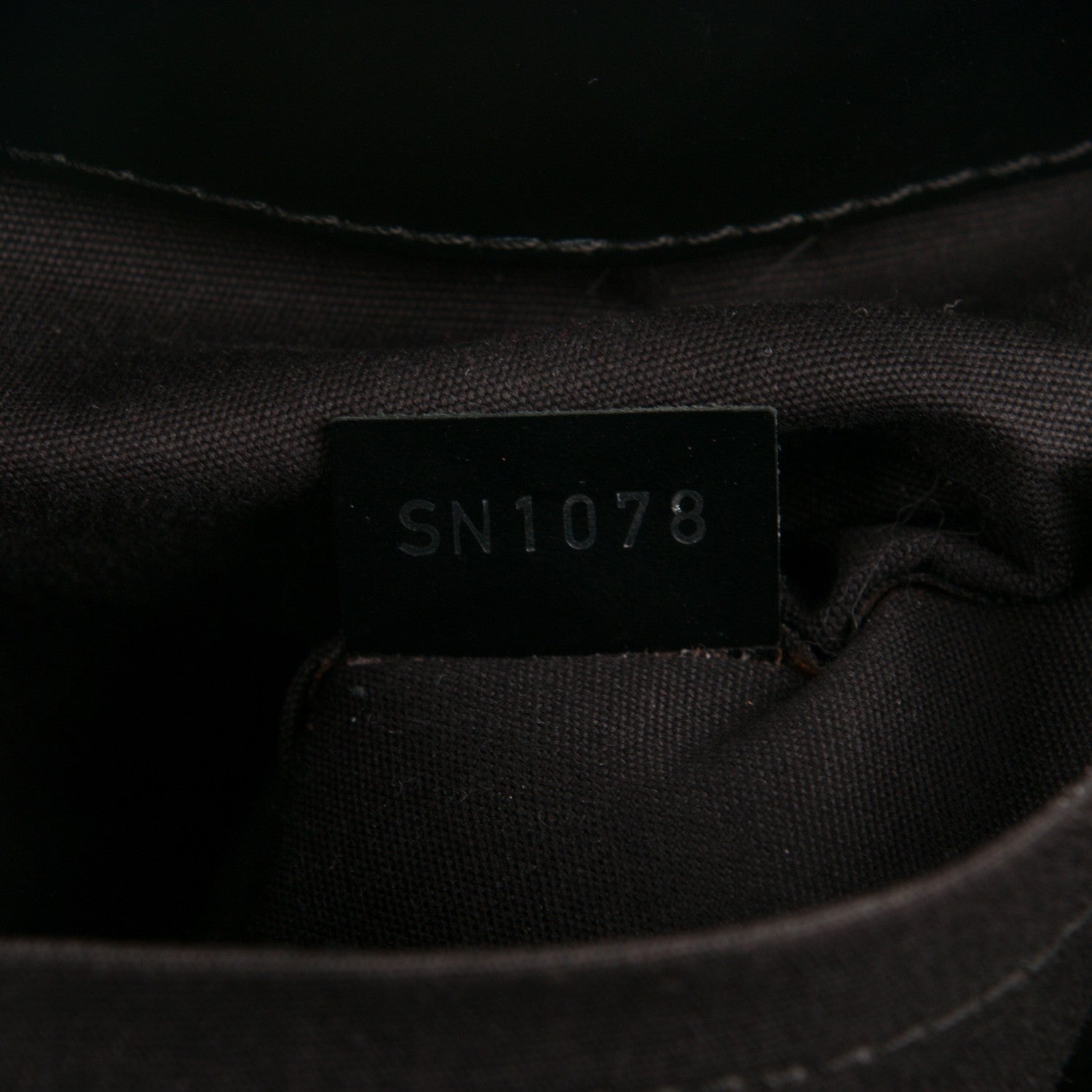 Louis Vuitton Epi Passy GM Black 7 of 8