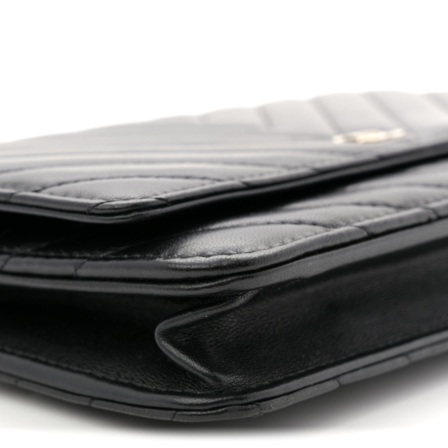 Lambskin Chevron Quilted Wallet On Chain WOC Black
