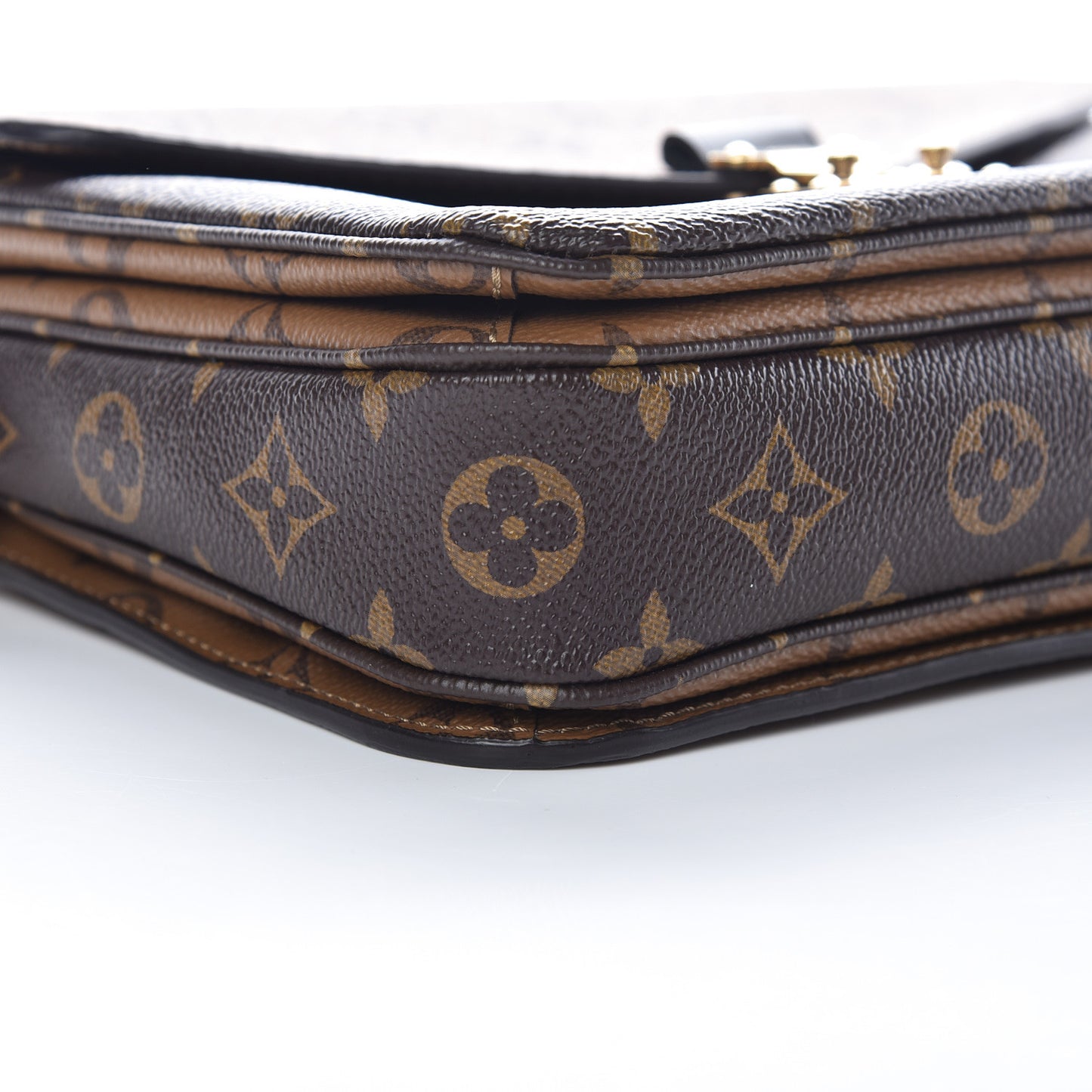 Reverse Monogram Pochette Metis