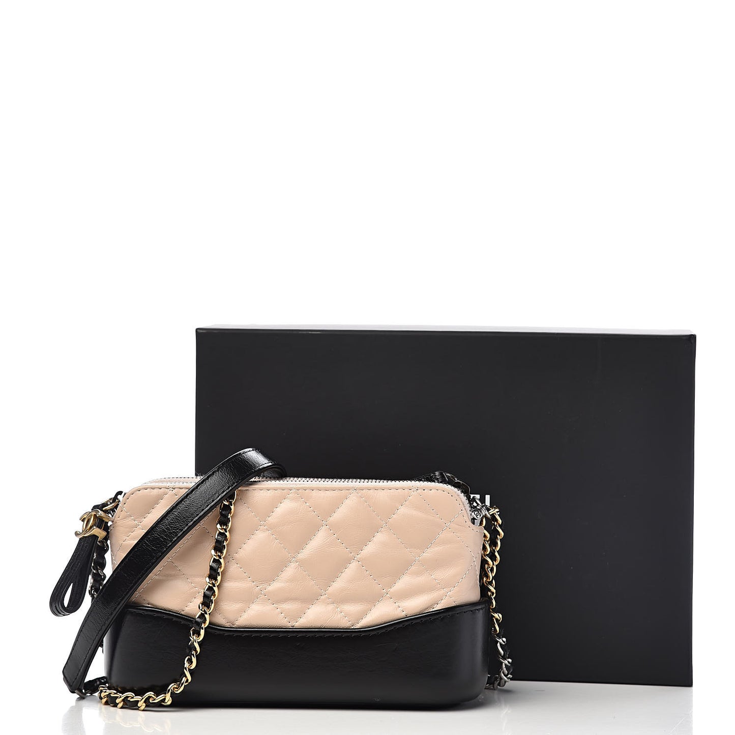 Aged Calfskin Quilted Small Gabrielle Clutch With Chain Beige Black