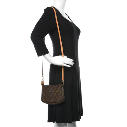 Louis Vuitton Monogram Pochette Accessories 2 of 11