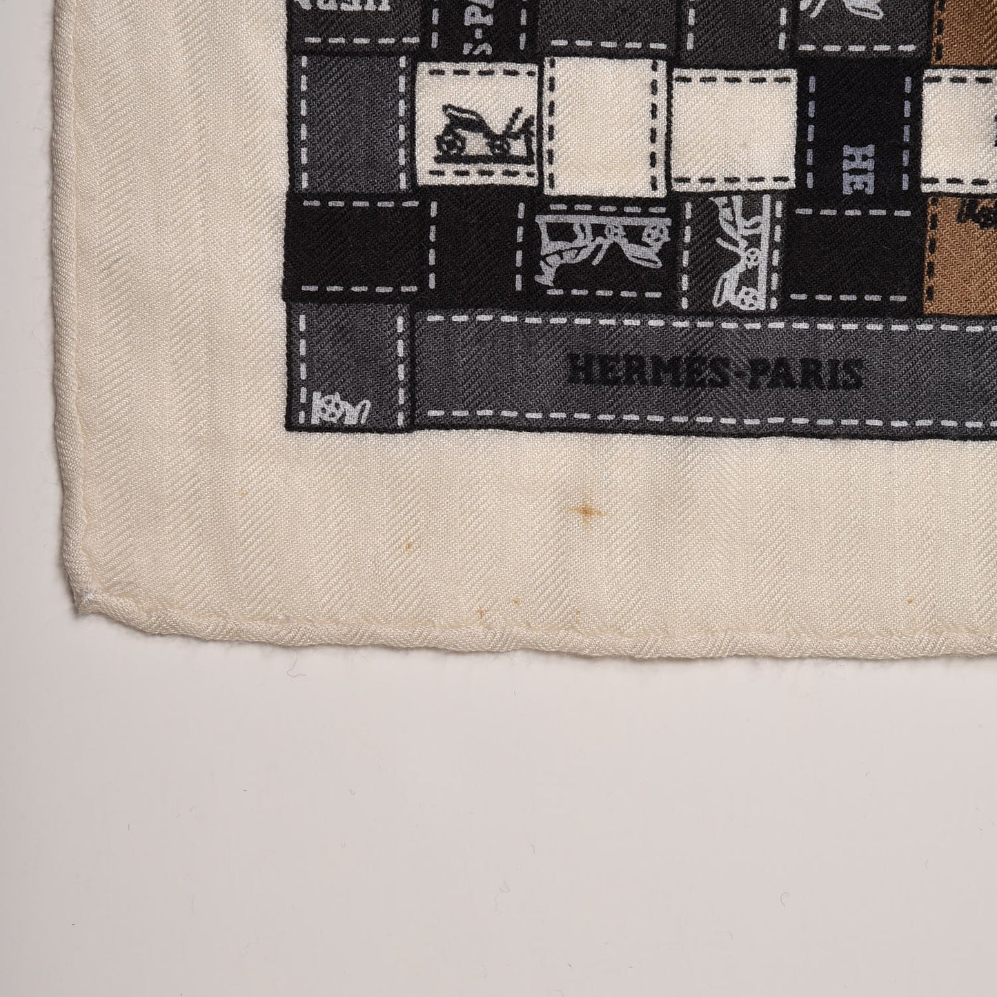 Cashmere Silk Bolduc Au Carre Shawl 140