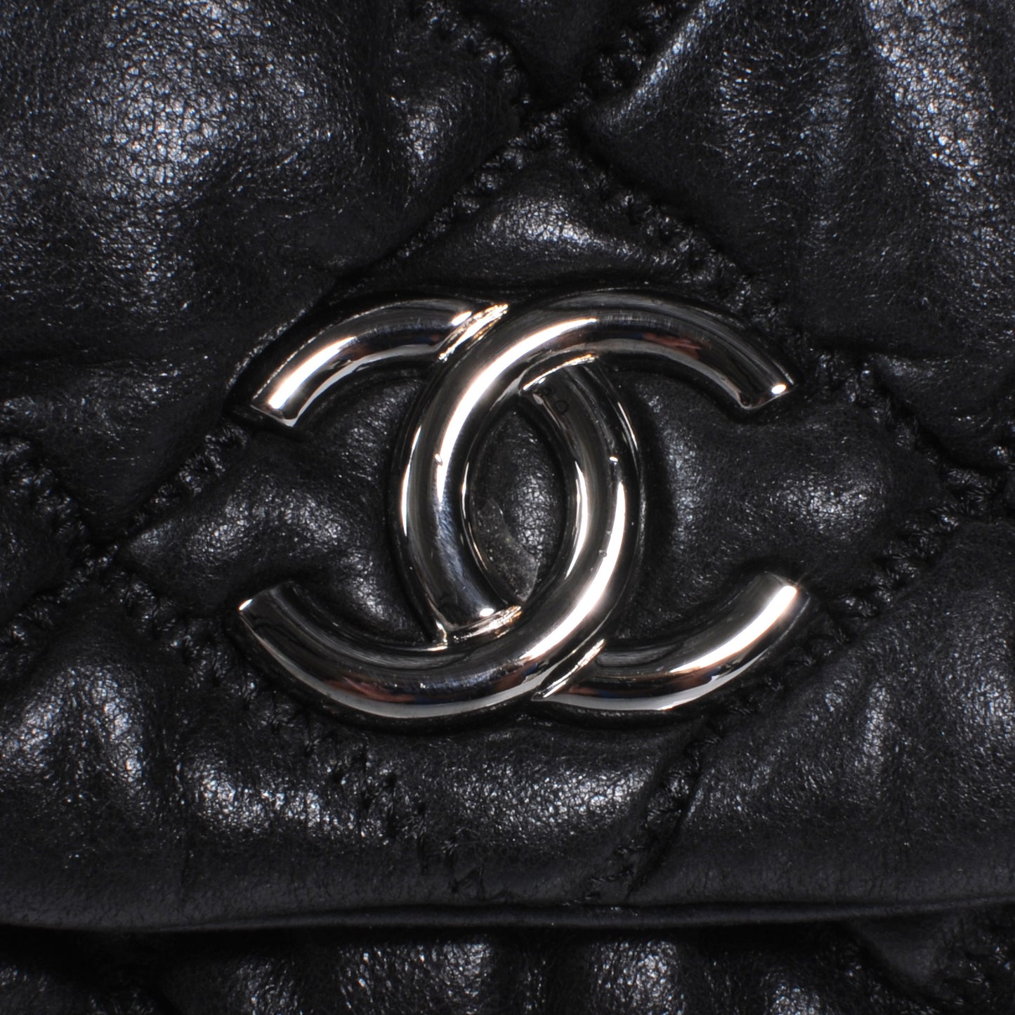 Leather Bubble Quilt Flap Bag Black