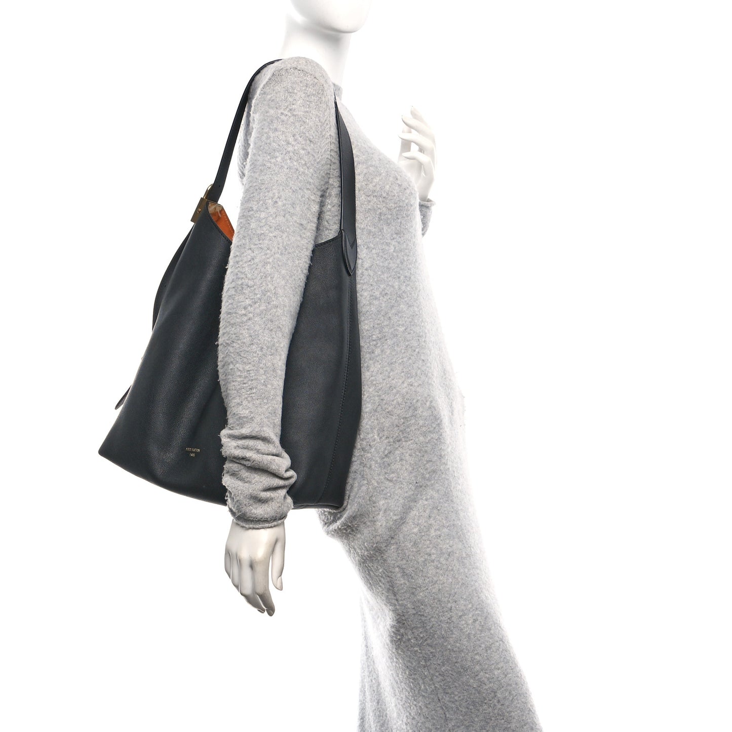 Grained Calfskin Low Key Hobo MM Black