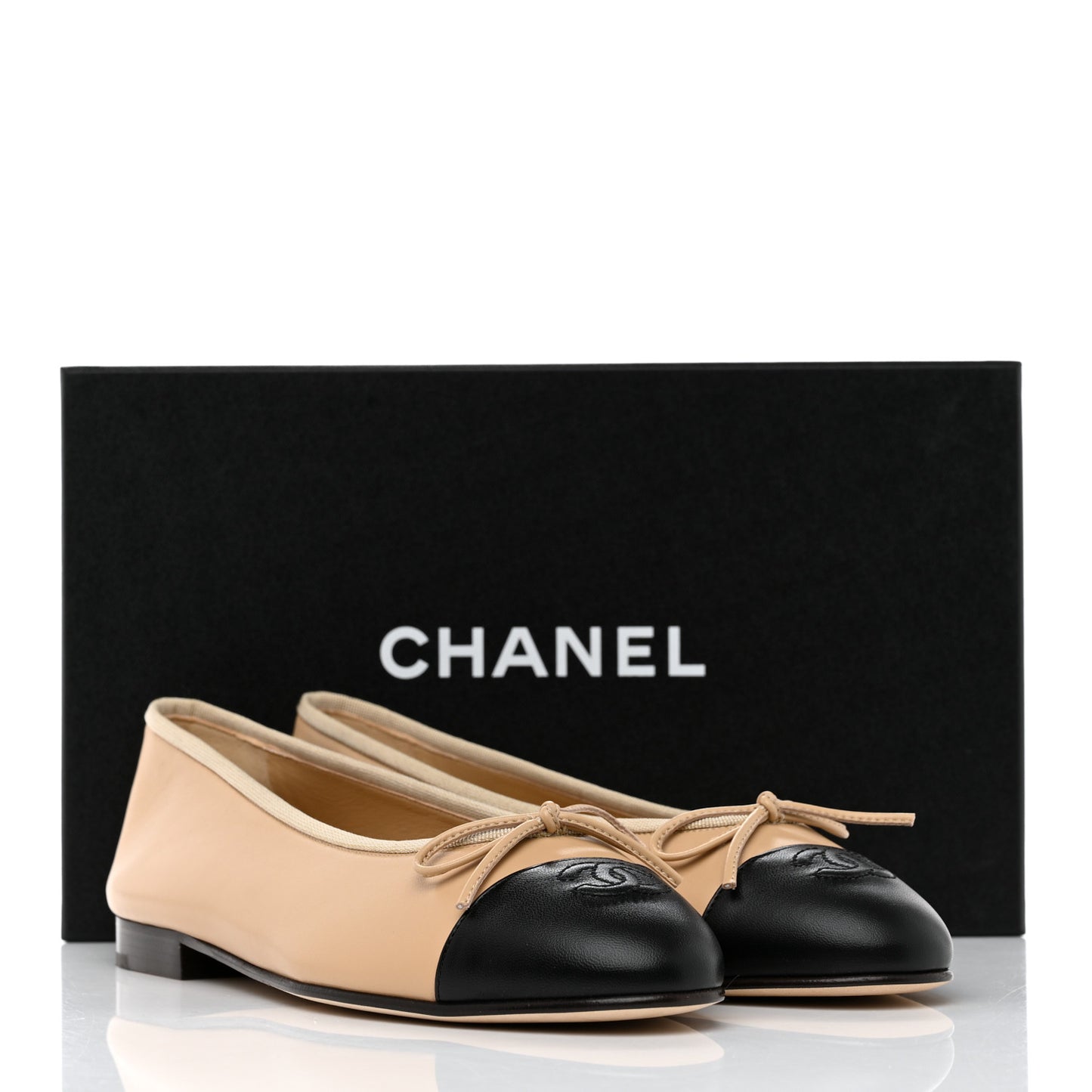Lambskin Cap Toe CC Ballerina Flats 39 Beige Black
