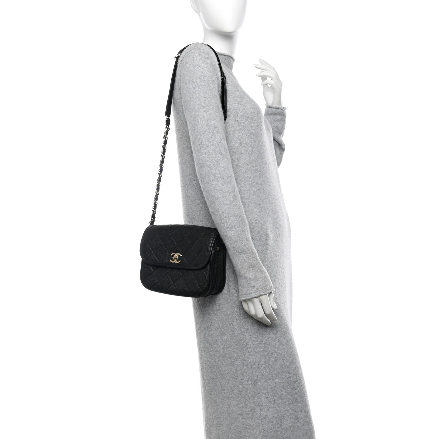 Caviar Quilted Round Messenger Flap Black