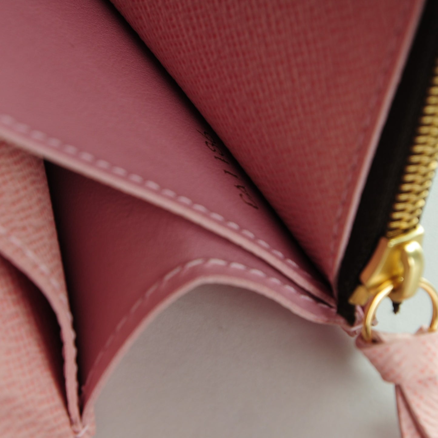 Damier Ebene Caissa Wallet Rose Ballerine