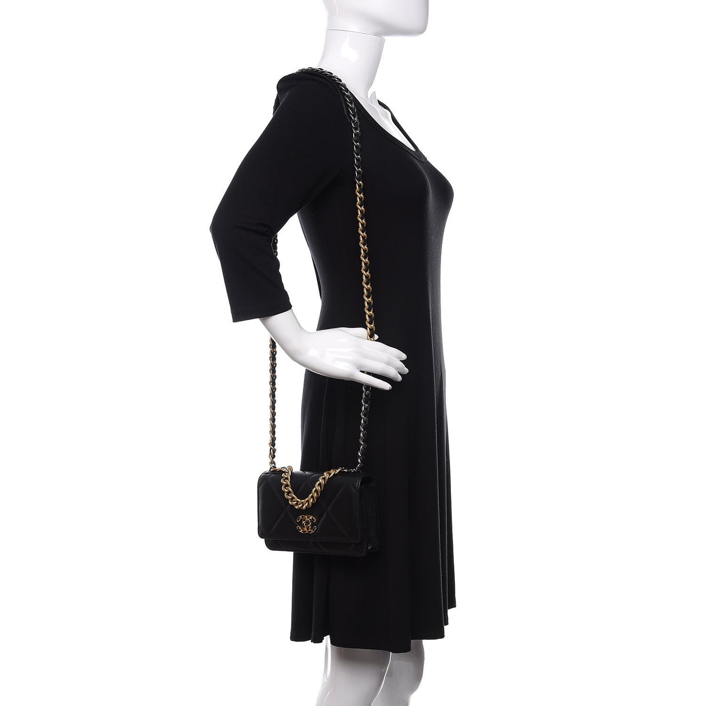 Goatskin Quilted 19 Wallet On Chain WOC Black
