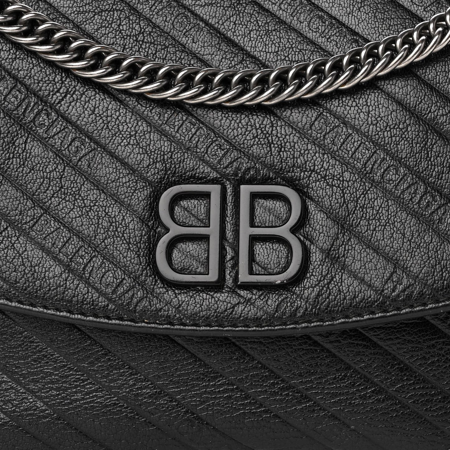Shiny Goatksin Logo Embossed Monochrome M BB Round Shoulder Bag Black