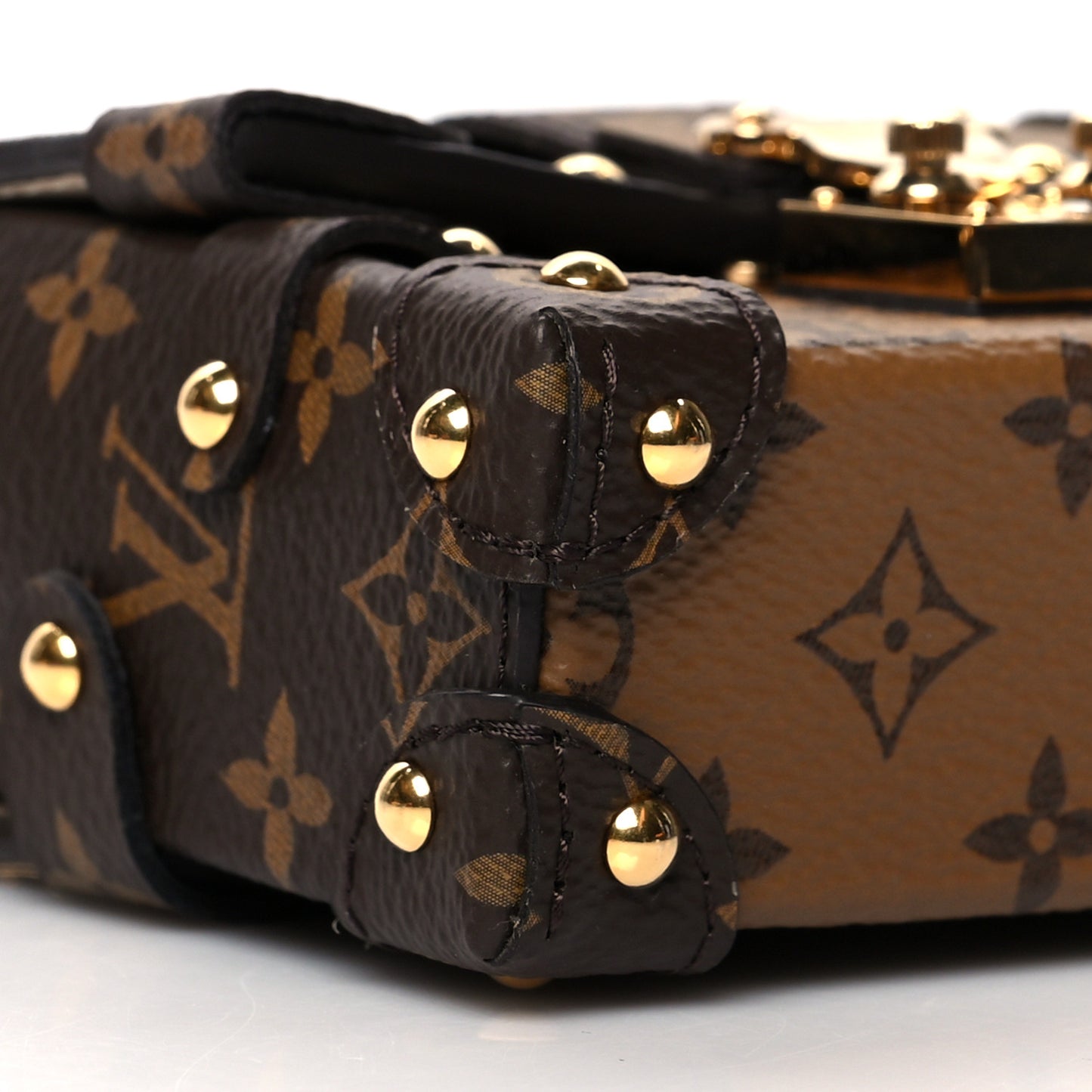 Reverse Monogram Essential Trunk NM