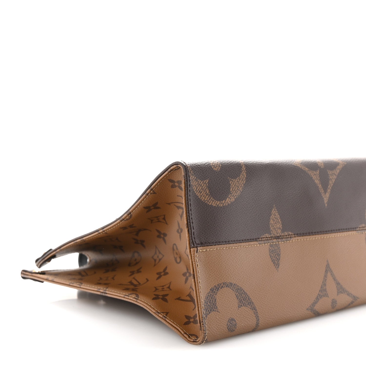 Louis Vuitton Reverse Monogram Giant Onthego MM 4 of 9