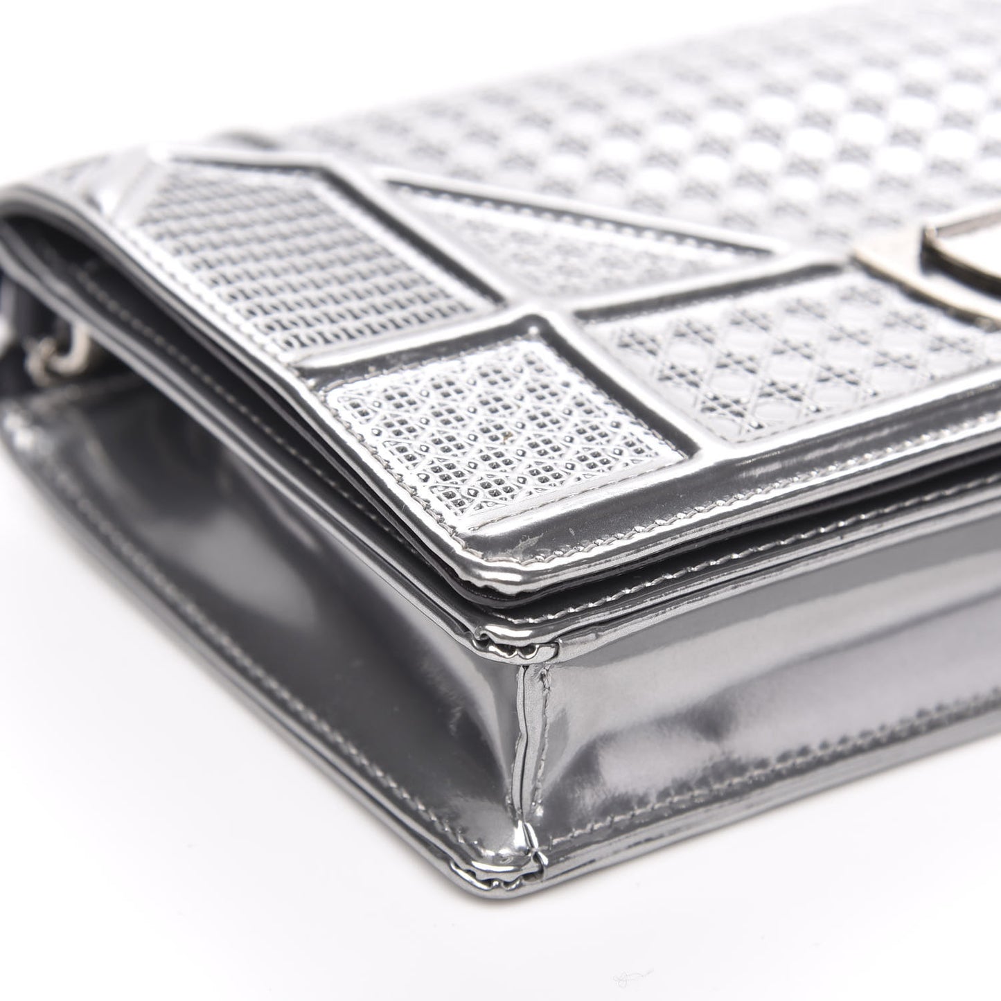 Metallic Patent Micro-Cannage Diorama Wallet on Chain Pouch Argent