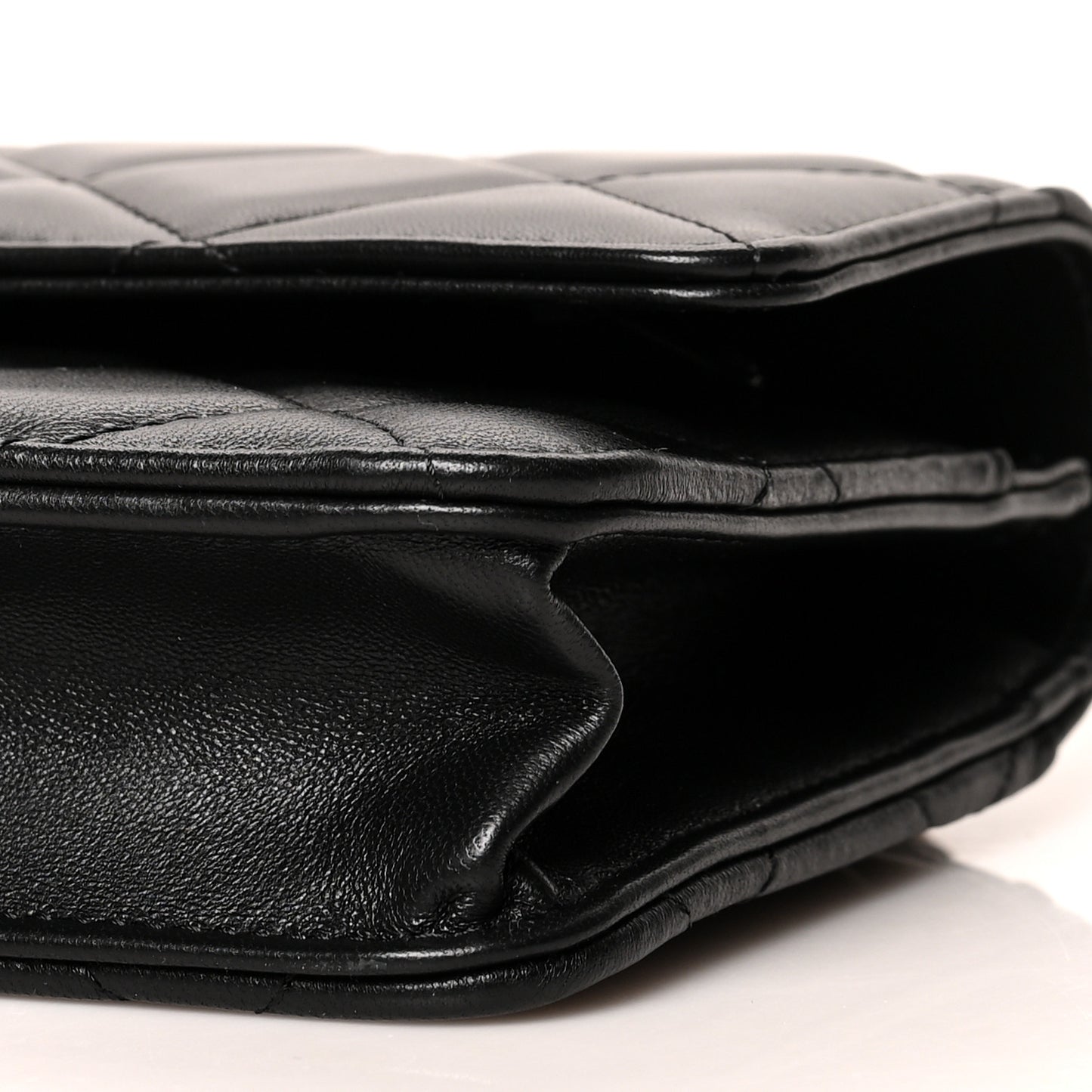 Lambskin Plexi Quilted Wallet On Chain WOC Black