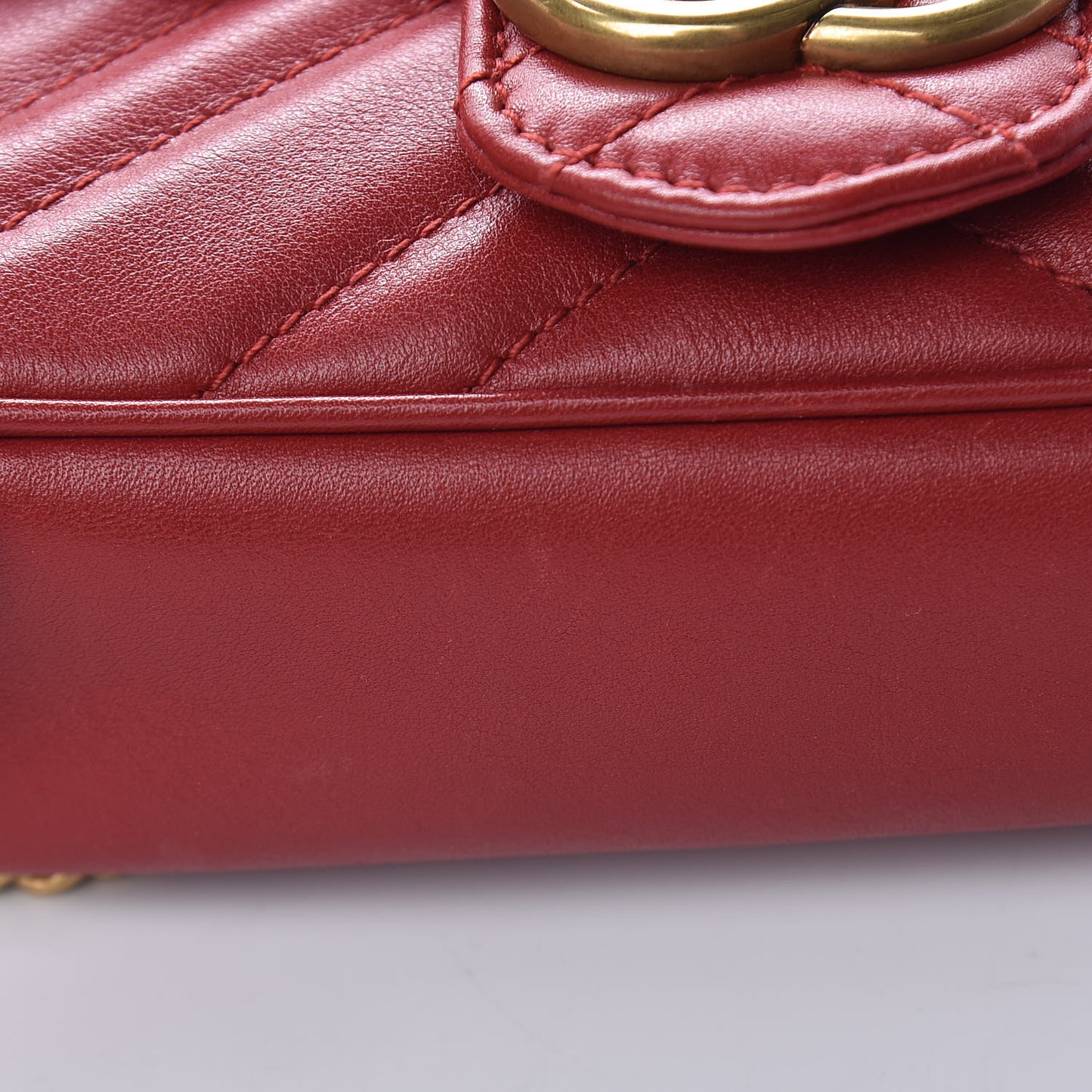 Calfskin Matelasse Super Mini GG Marmont Shoulder Bag Hibiscus Red