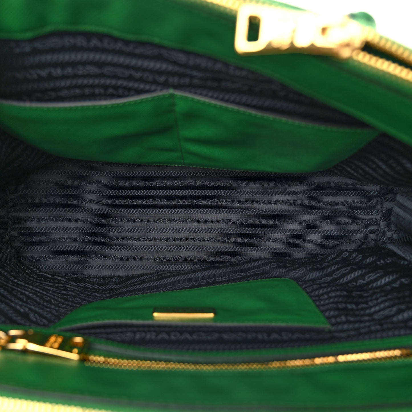 Saffiano Medium Galleria Double Zip Tote Verde