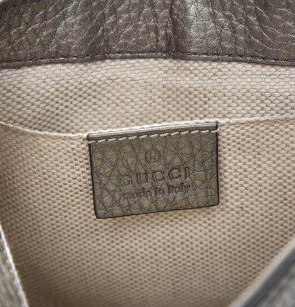 Gucci Metallic Pebbled Calfskin Small Soho Flap Crossbody Sasso 6 of 7