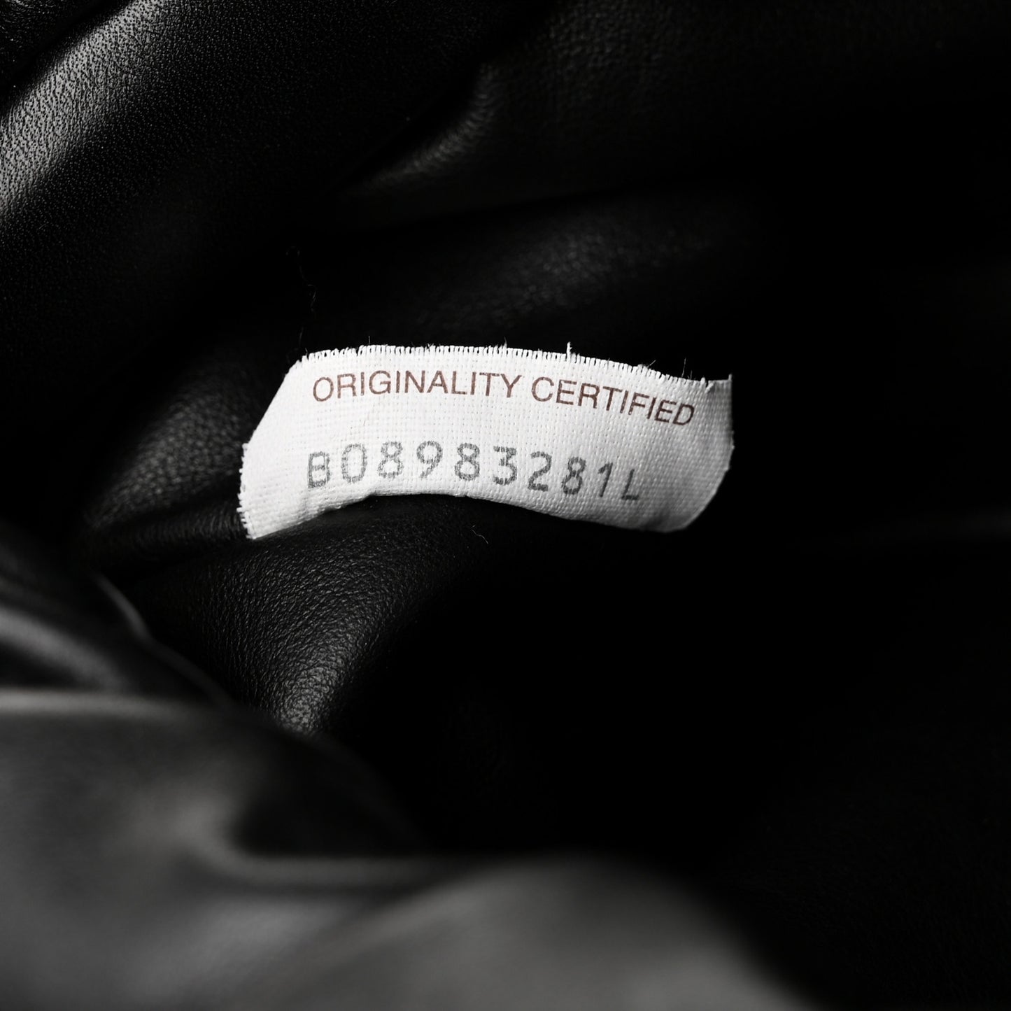 Calfskin The Pouch Chain Black