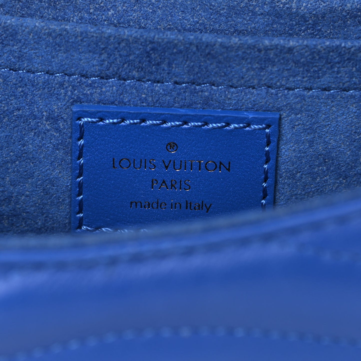 Calfskin New Wave Chain PM Blue Neon