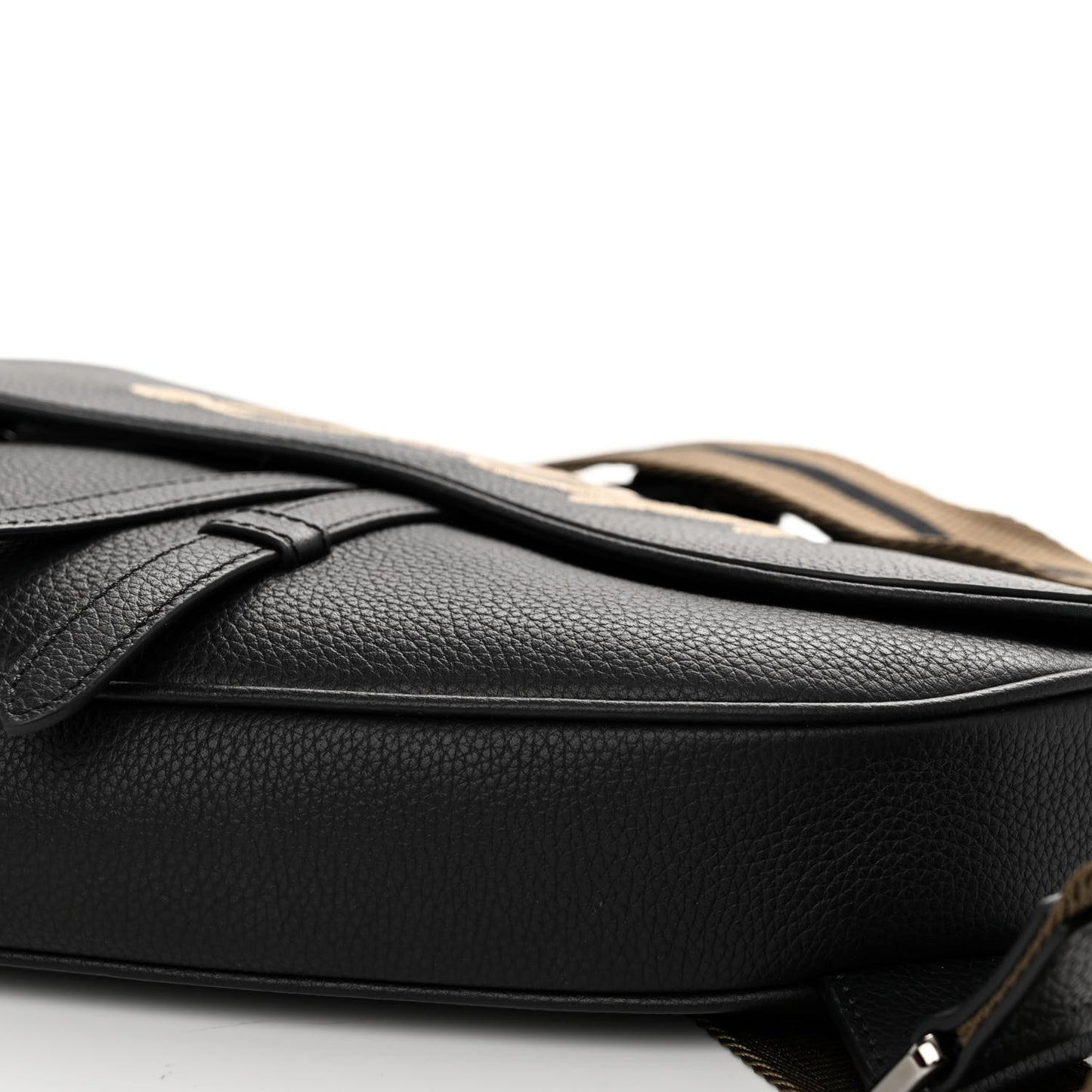 Grained Calfskin Logo Embroidered Saddle Messenger Bag Black