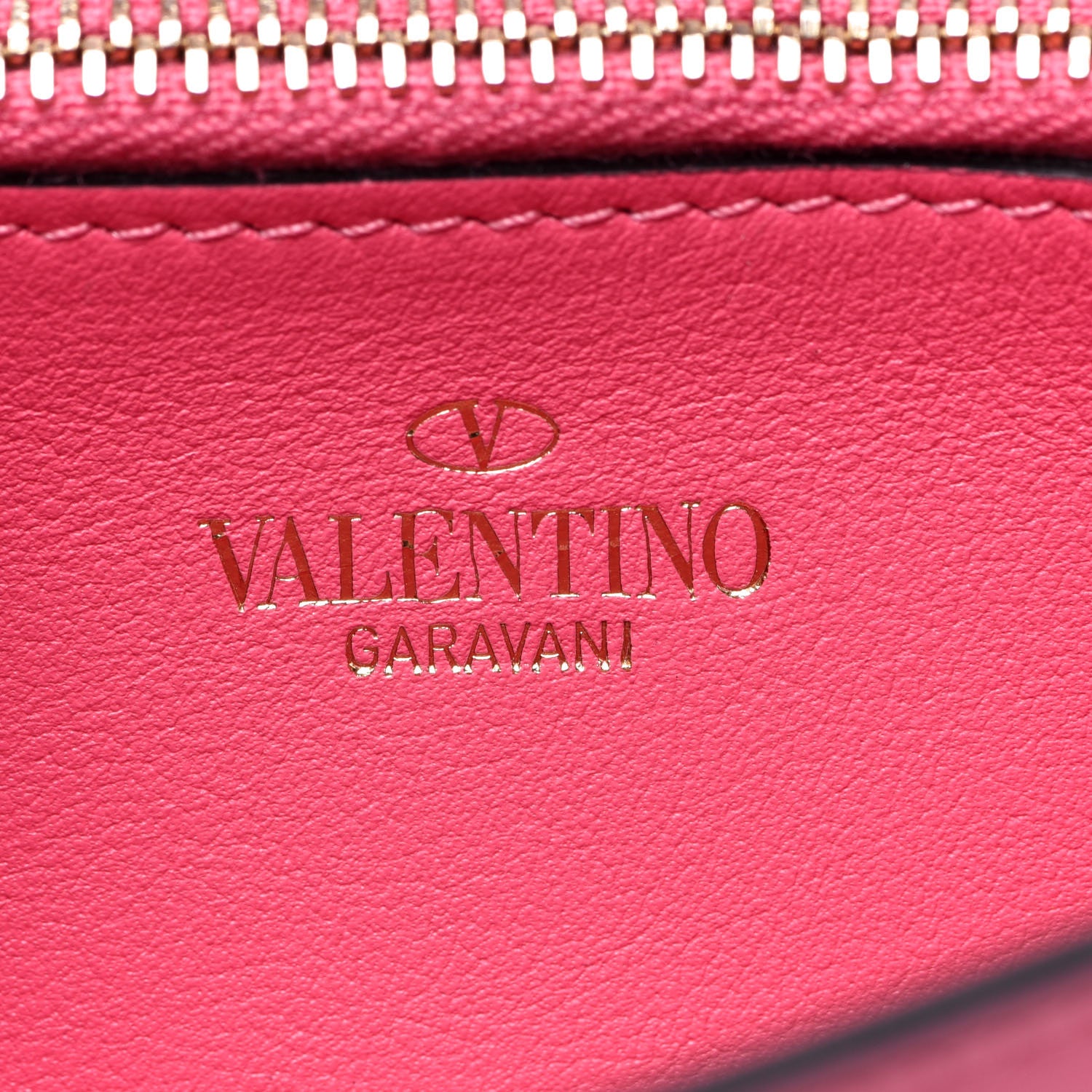 Valentino Garavani Calfskin Rockstud Phone Case With Chain Shadow Pink 6 of 10