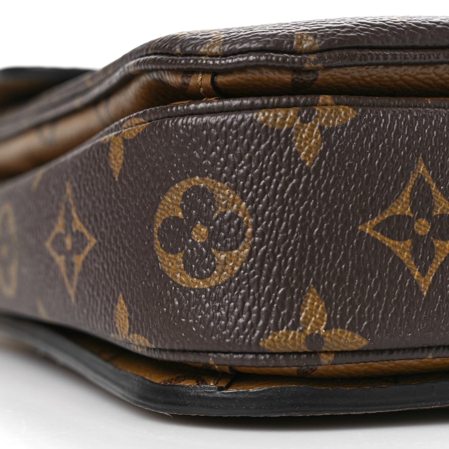 Reverse Monogram Pochette Metis