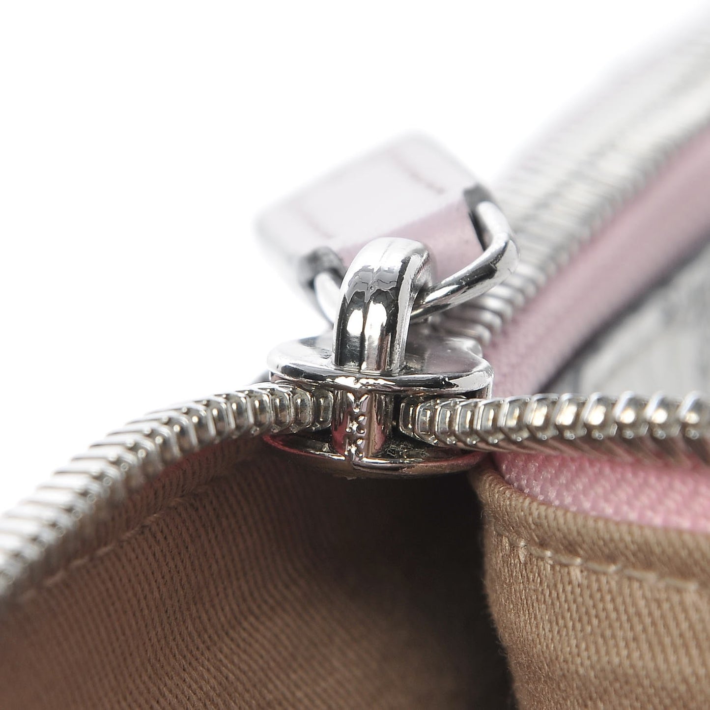 Visetos Medium Punk Rabbit Crossbody Pouch White