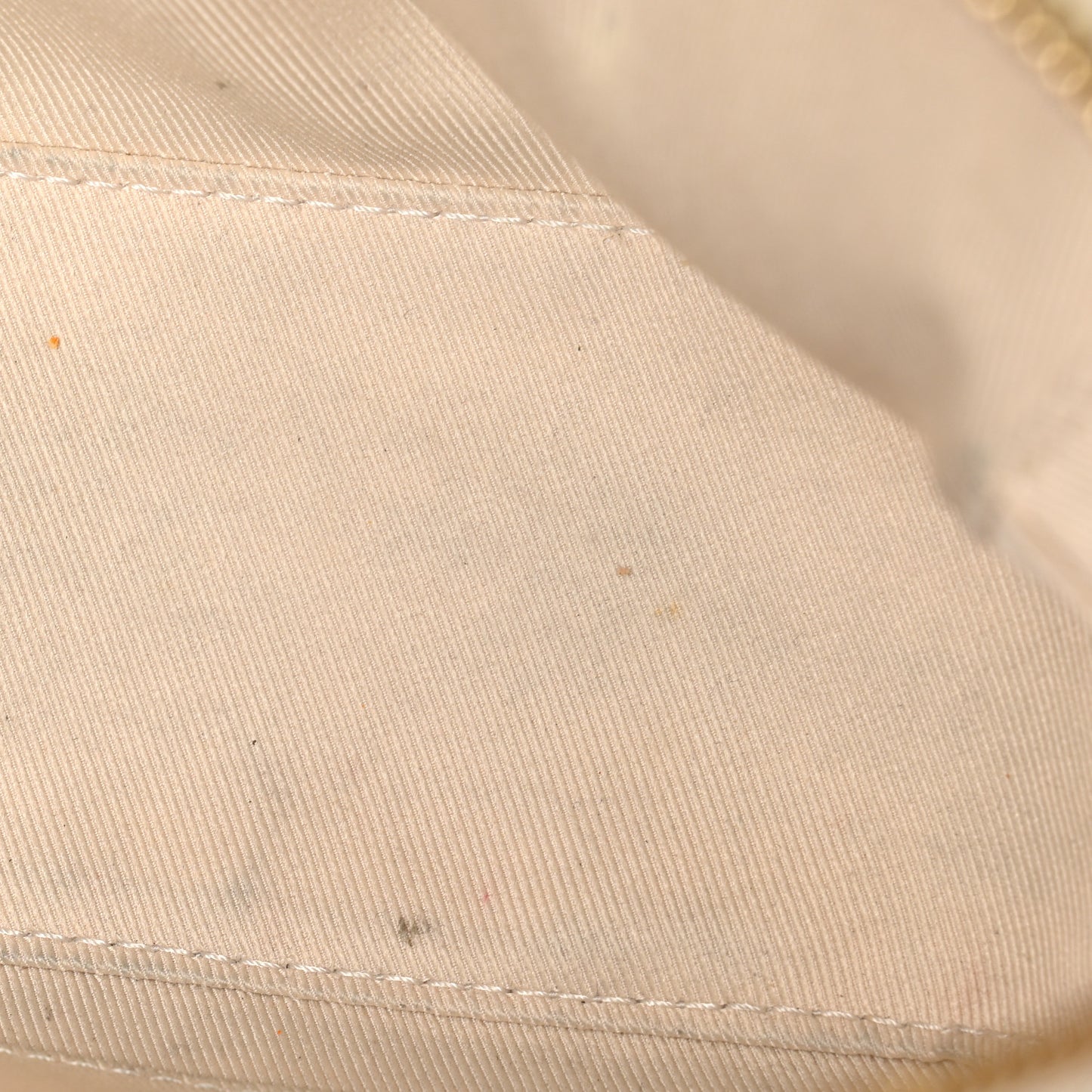 Monogram Saintonge Creme