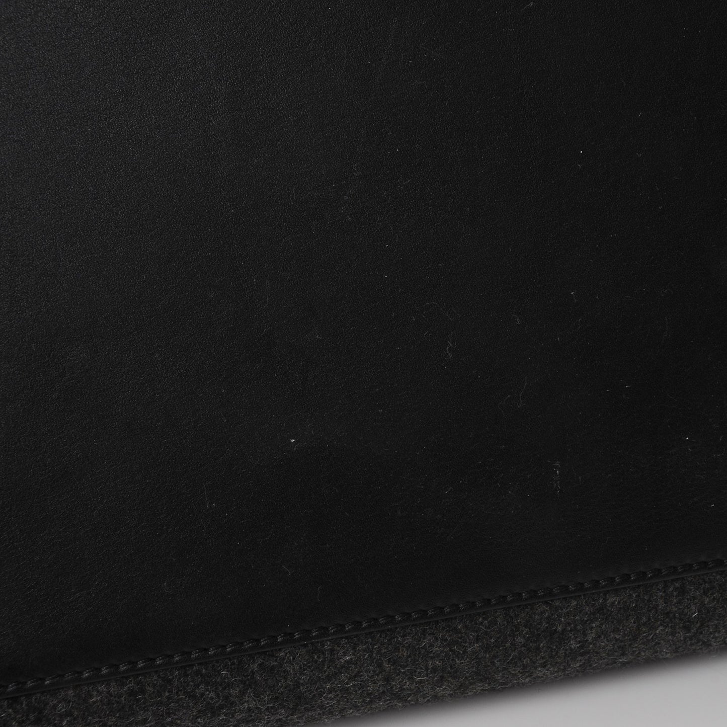 Smooth Calfskin Felt Medium Trapeze Grey