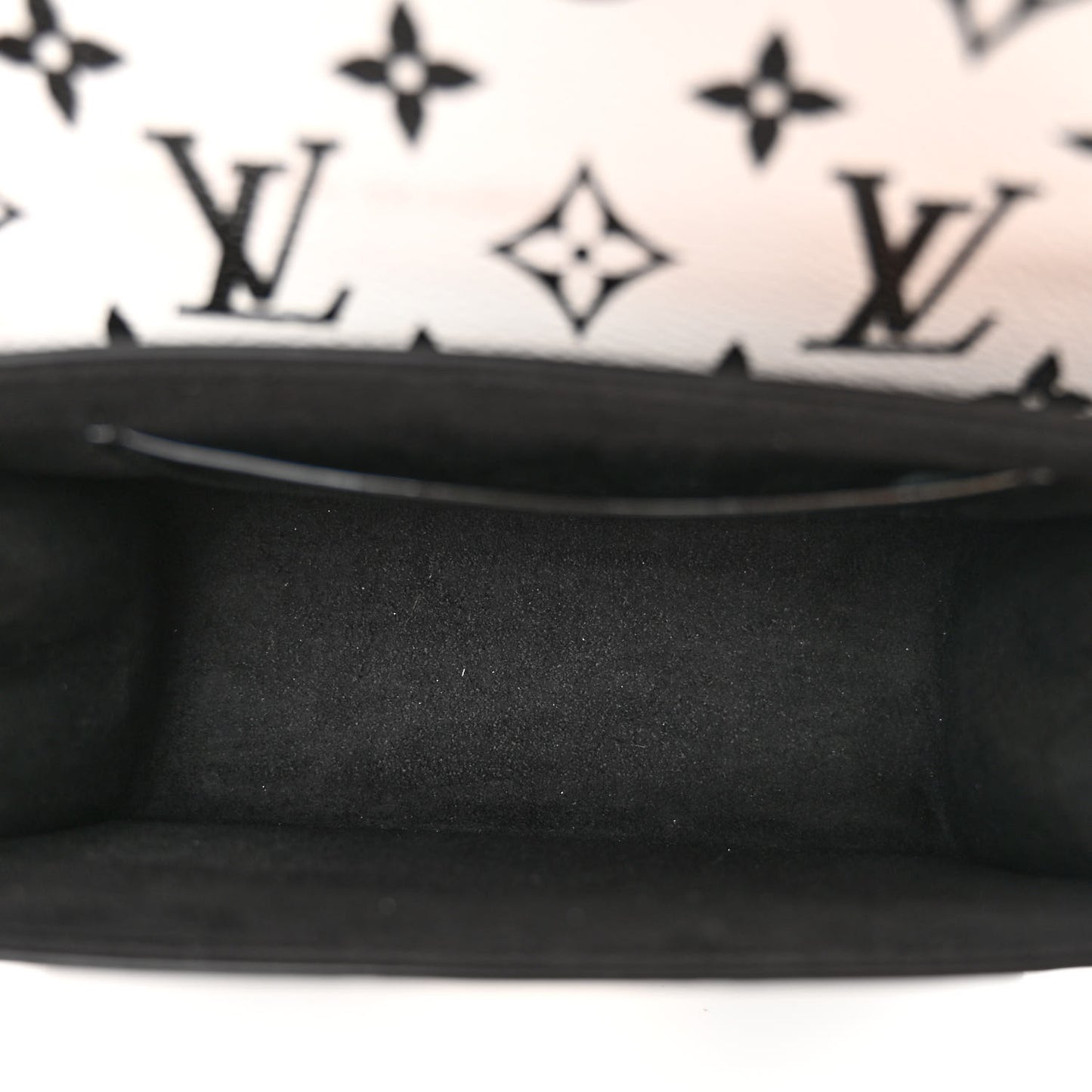 Vernis Epi Monogram Wynwood Black White