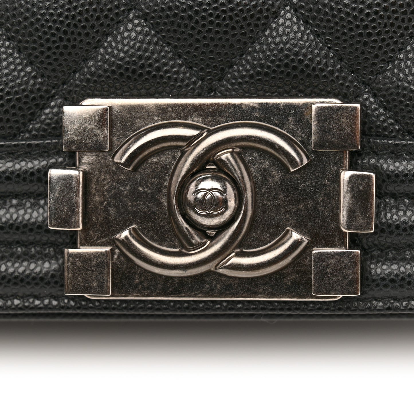 Caviar Quilted Medium Boy Flap Black