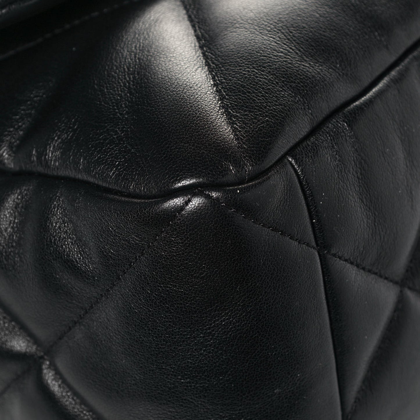 Lambskin Quilted Maxi Chanel 19 Flap Black