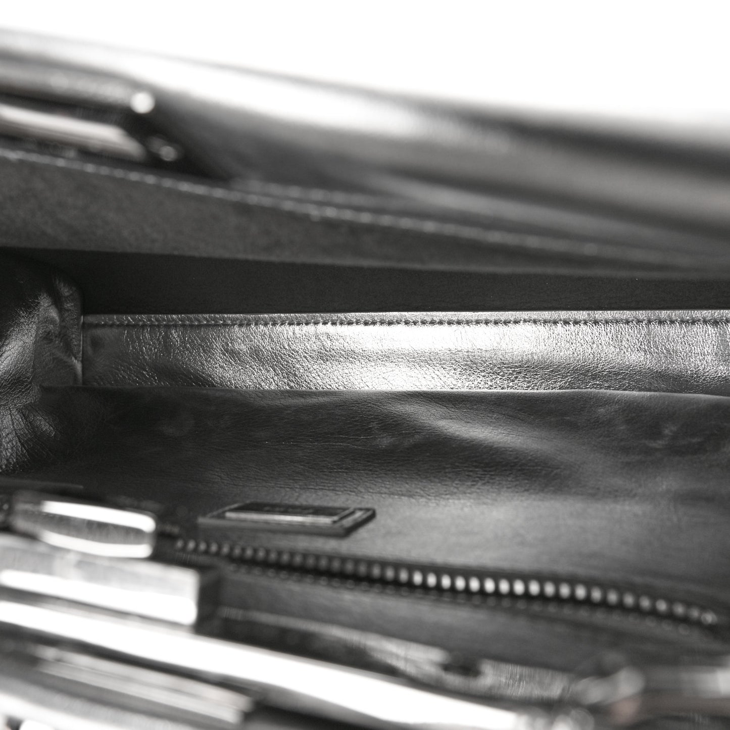 Vitello Catalan Mirror Medium Peekaboo Iconic Satchel Argento