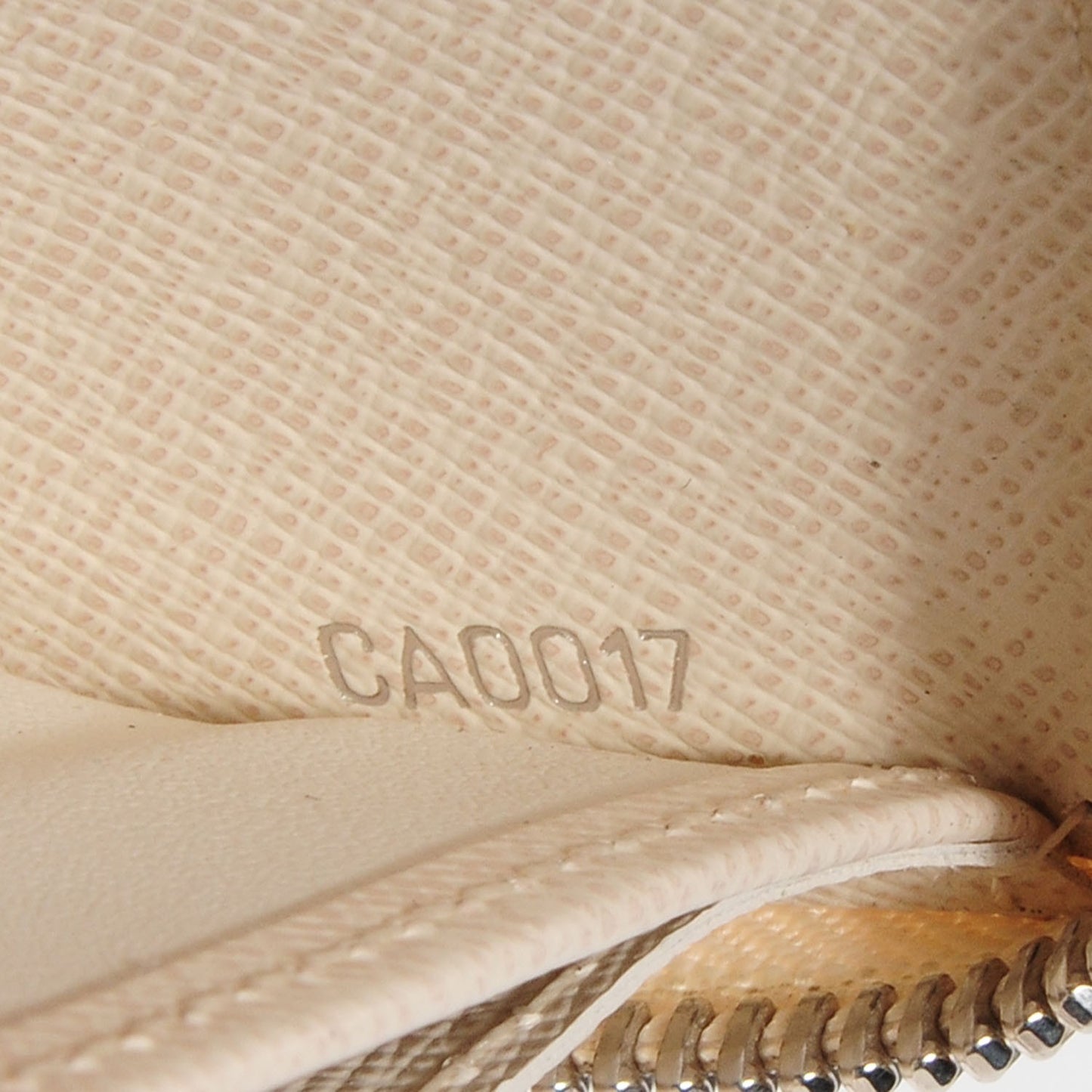 Epi Zippy Wallet Ivory