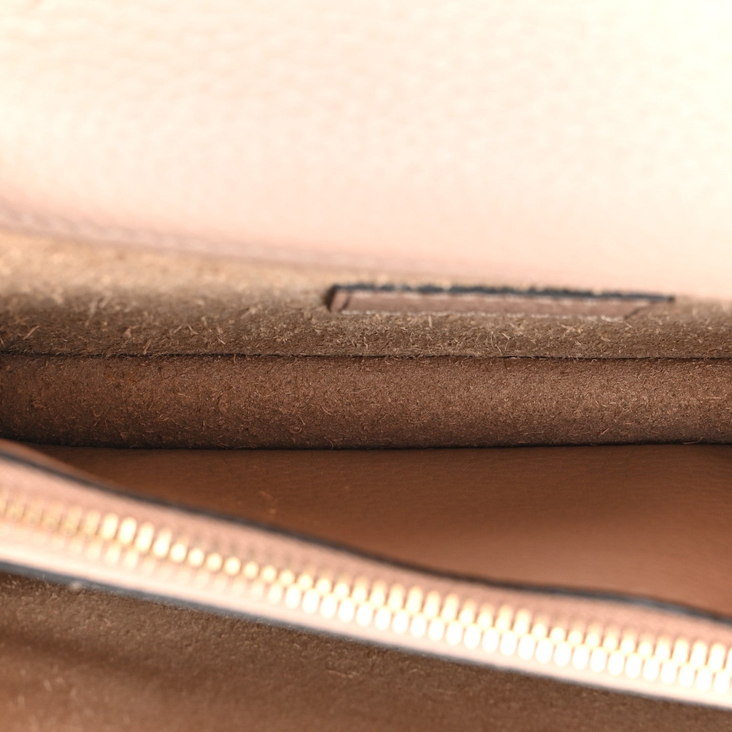 Valentino Garavani Pebbled Calfskin Rockstud Wallet On Chain Poudre 6 of 10