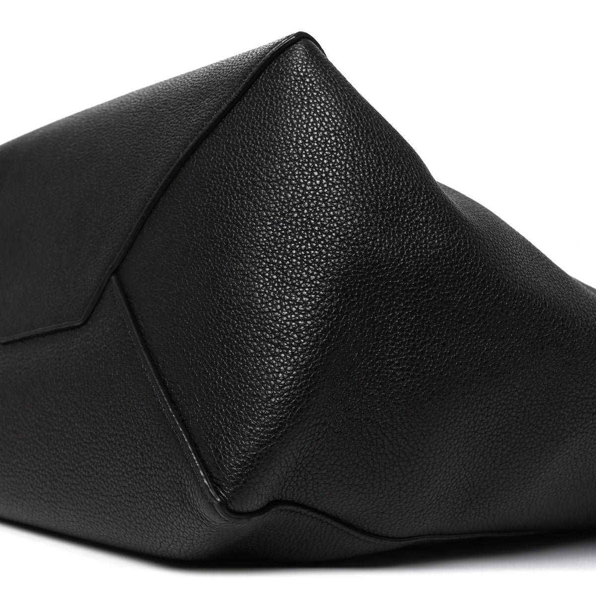 Soft Grained Calfskin Medium Belt Cabas Phantom Black