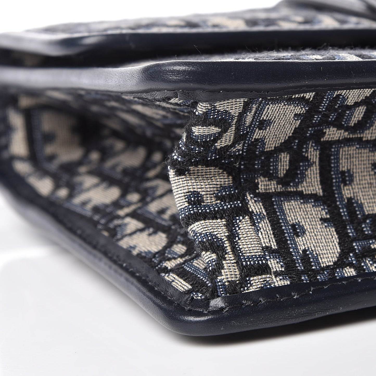 Oblique 30 Montaigne Flap Bag Blue