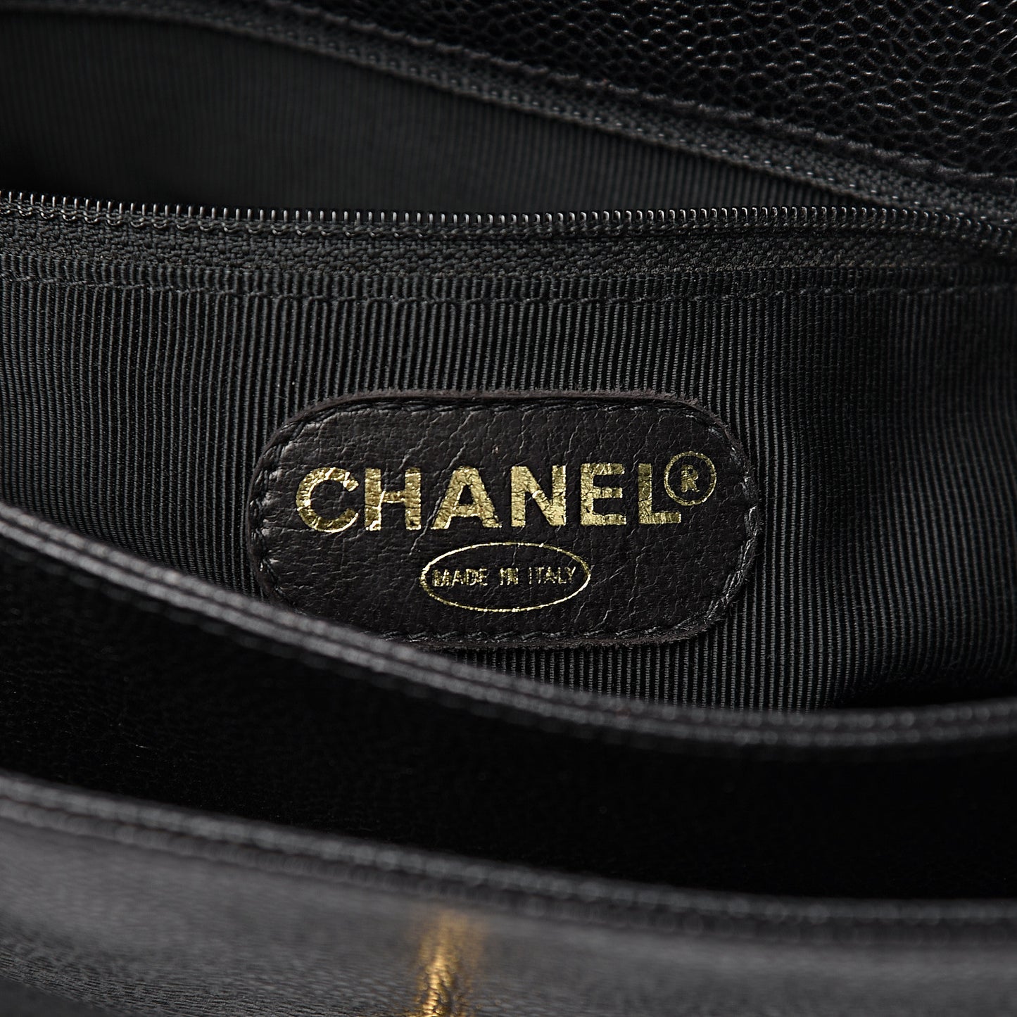 Caviar Shoulder Bag Black