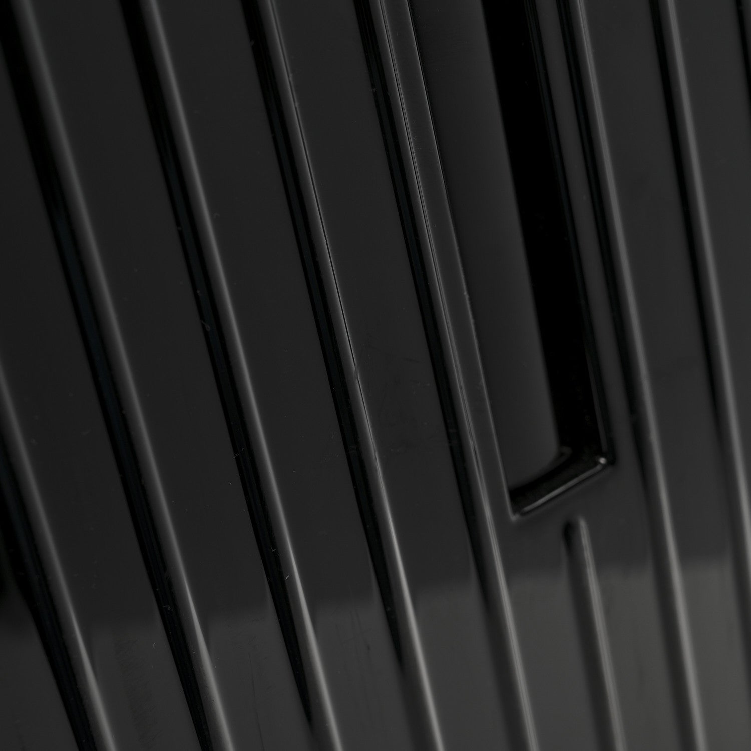 Rimowa Gloss Polycarbonate Essential Lite Check-In L Black 9 of 10