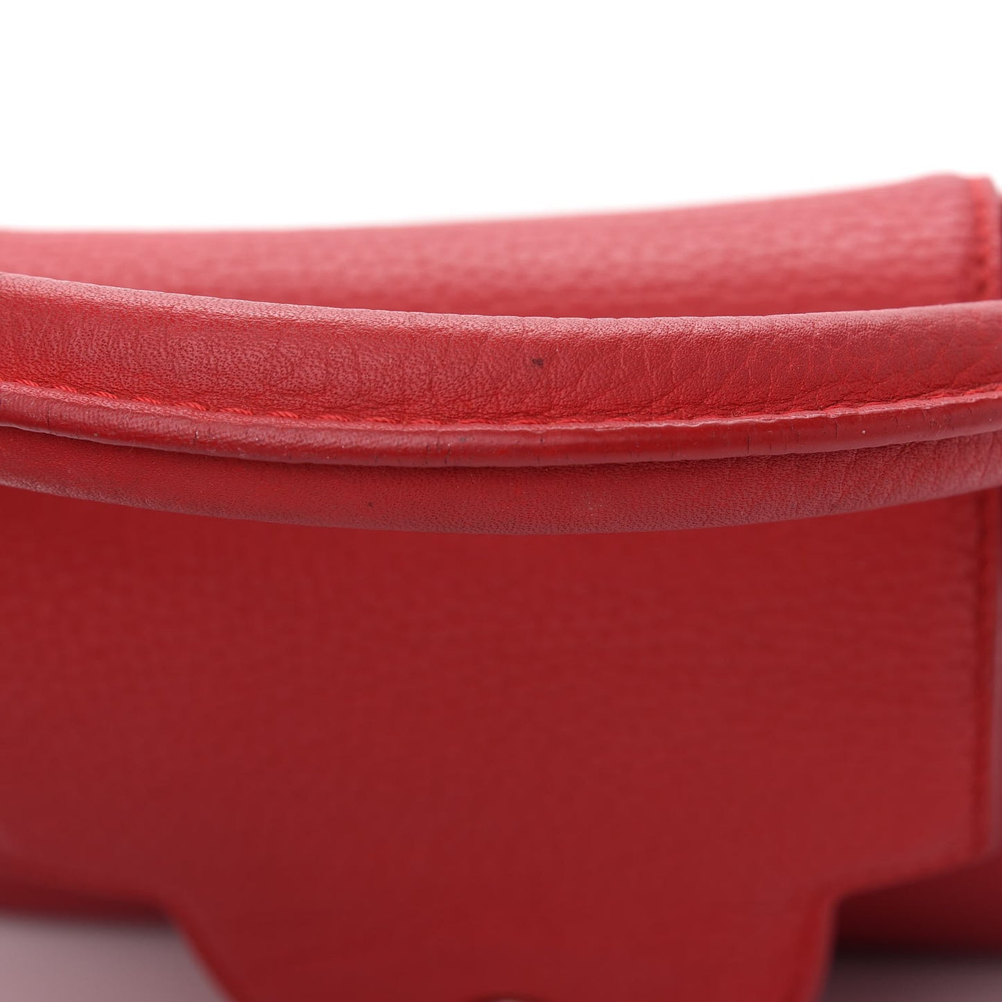 Taurillon Capucines MM Rubis