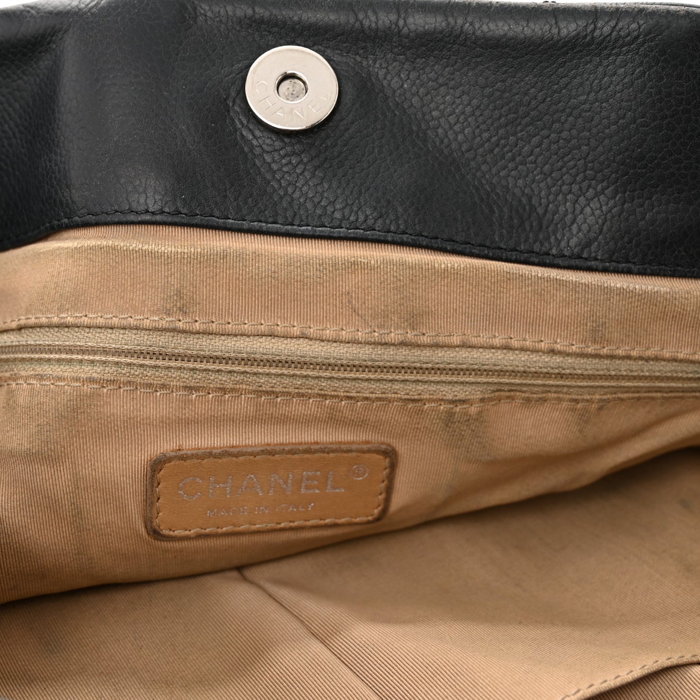 Caviar Quilted Expandable Zip Shoulder Bag Black